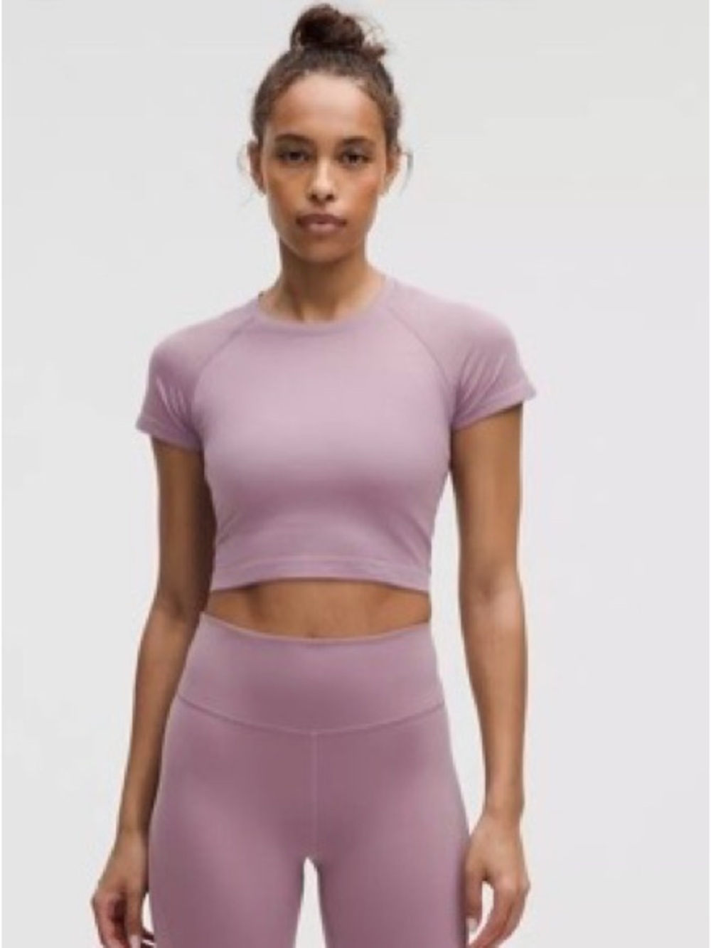 Swiftly Tech Cropped Short-Sleeve Shirt 2.0 in Lavender Lux Size 2